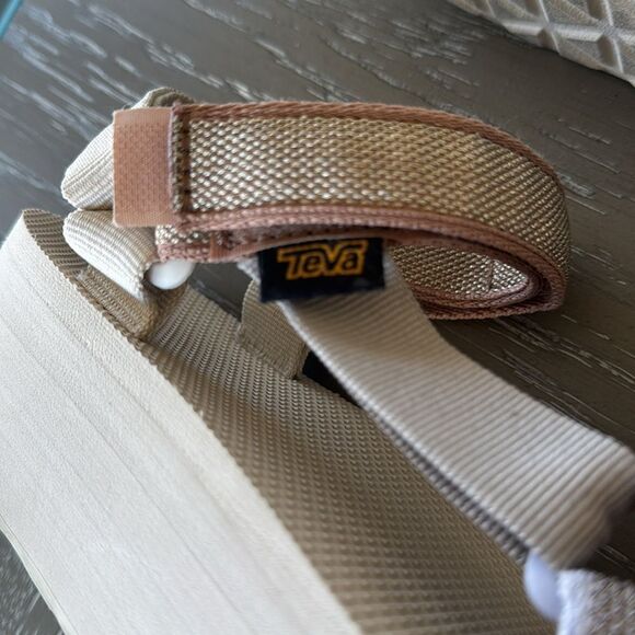 Teva Platform Women’s Metallic Universal Sandals Casual Shoes Size 8 EUC - Picture 12 of 12